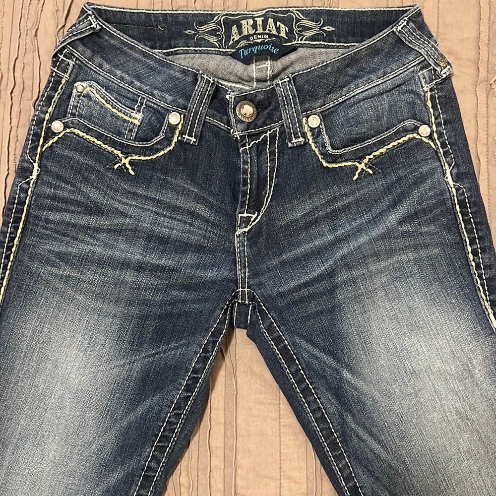 Women’s Ariat jeans. 26L new without tags.